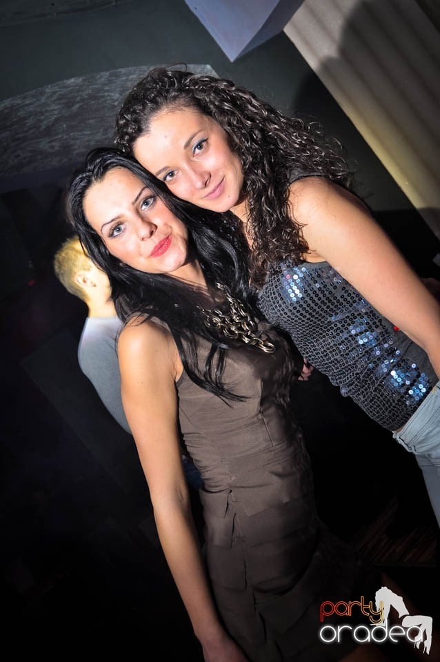 Petrecere cu DJ Mahony în Heat, 