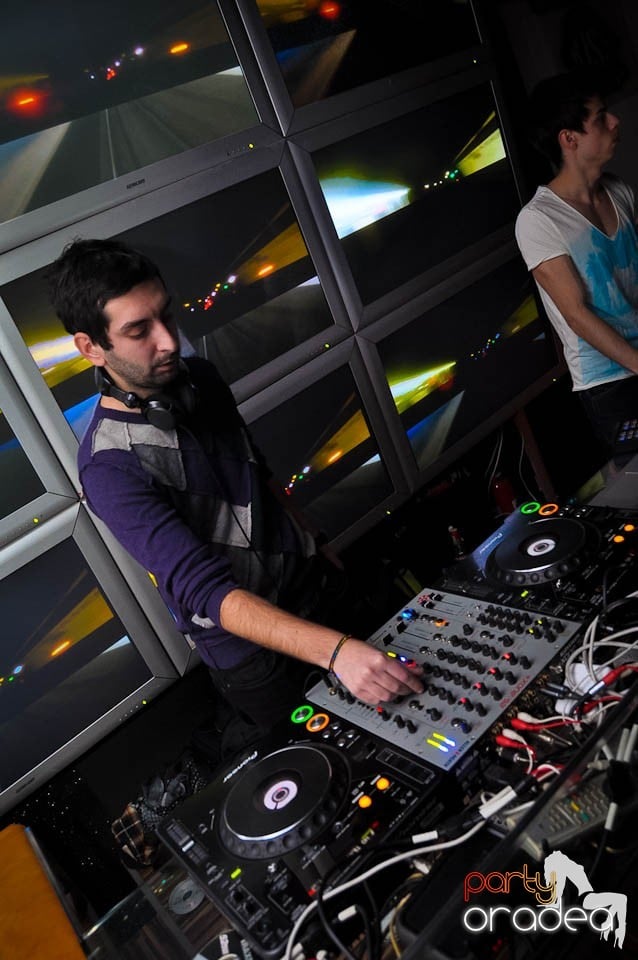 Petrecere cu DJ Mahony în Heat, 