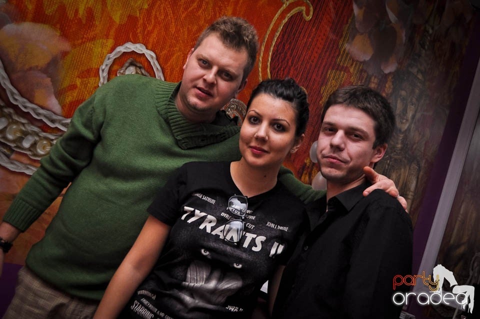 Petrecere cu DJ Mahony în Heat, 