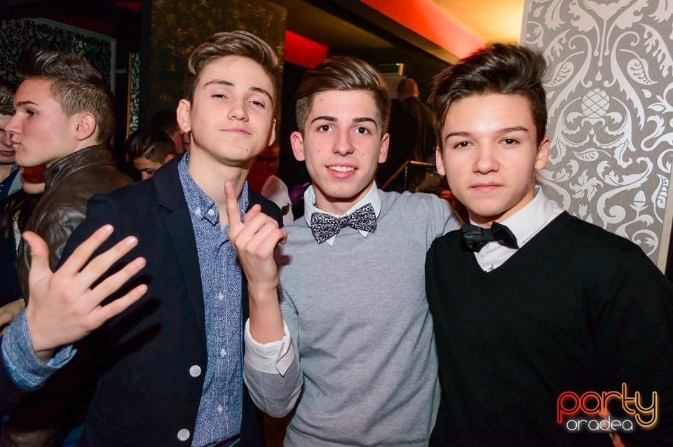 Petrecere cu muzică live în Club Life, 