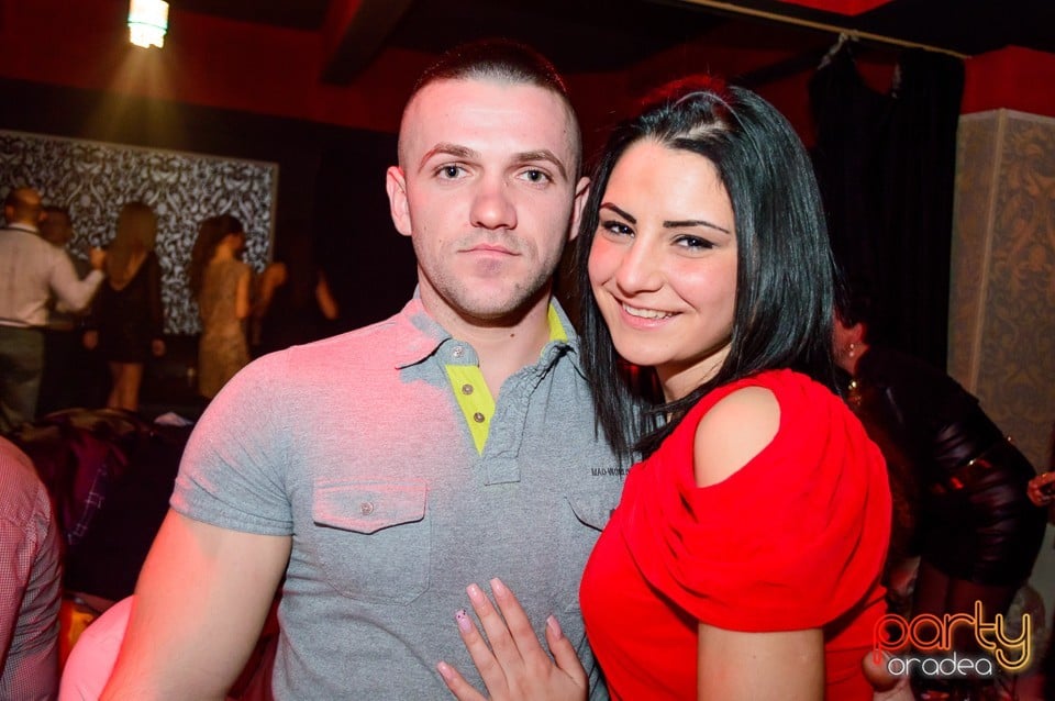 Petrecere cu muzică live în Club Life, 