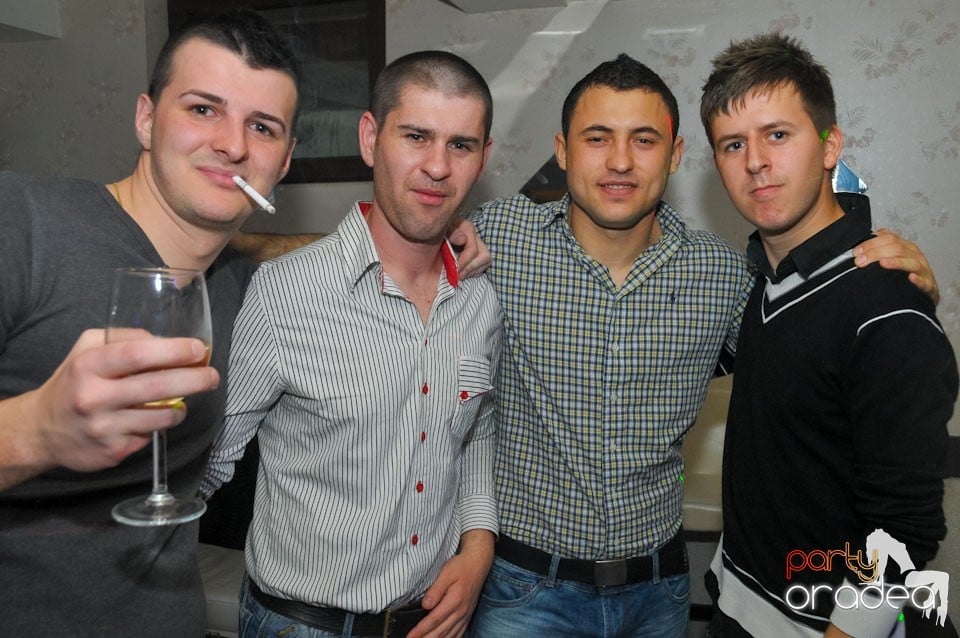 Petrecere cu muzică LIVE în Dizalya, 