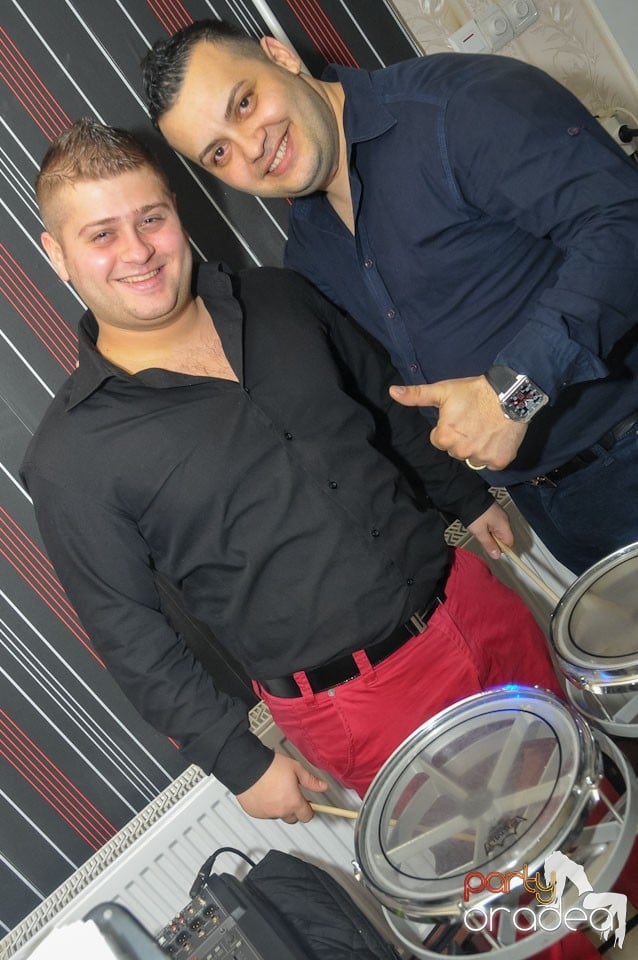 Petrecere cu muzică LIVE în Dizalya, 
