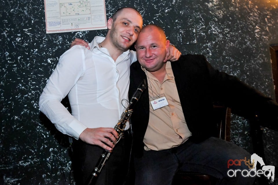 Petrecere de Crăciun în Club Life, 