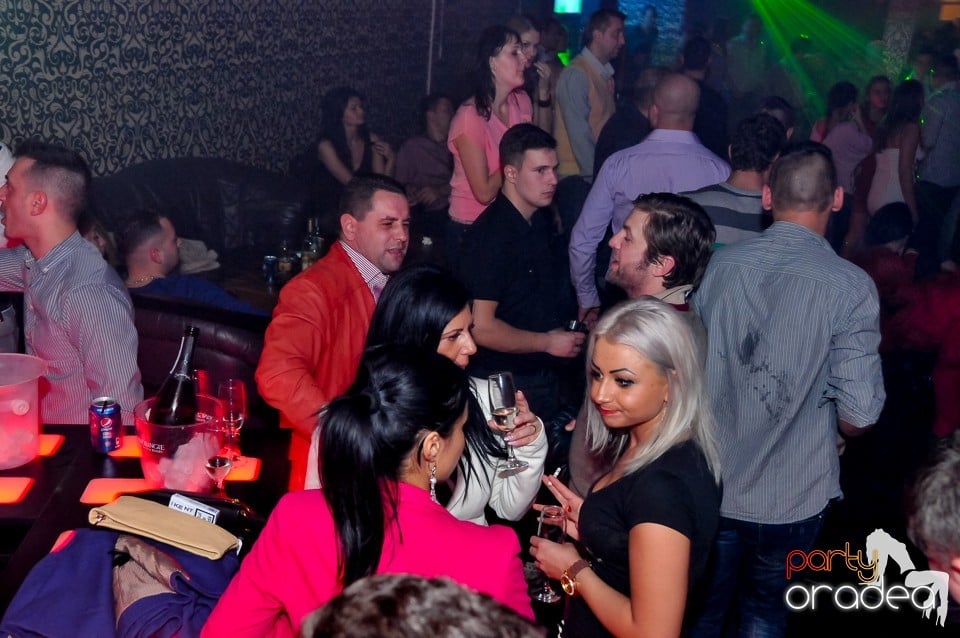 Petrecere de Crăciun în Club Life, 