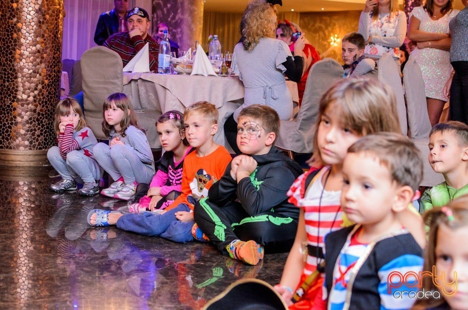 Petrecere de Halloween în Hotel Internaţional, Hotel Internaţional