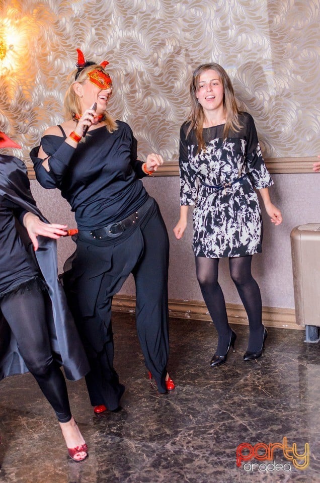 Petrecere de Halloween în Hotel Internaţional, Hotel Internaţional