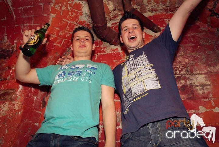 Petrecere de mijloc de săptămână, 