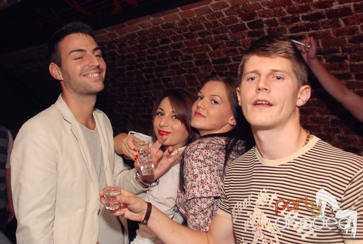 Petrecere de mijloc de săptămână, 