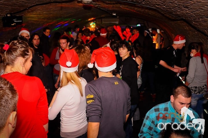 Petrecere de Moş Nicolae, Gekko-Bánya