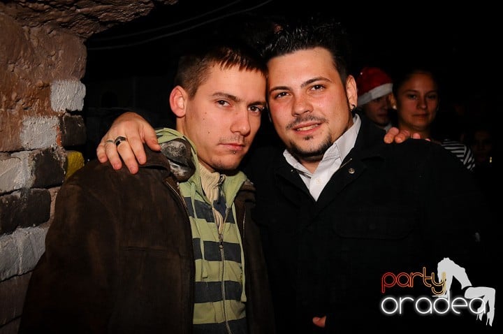 Petrecere de Moş Nicolae, Gekko-Bánya