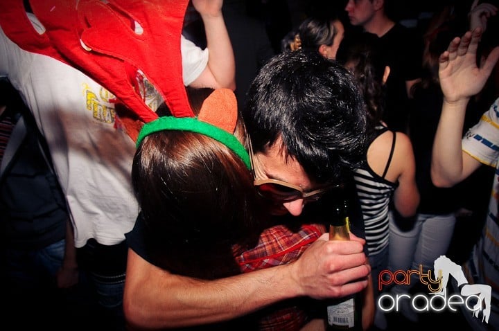 Petrecere de Moş Nicolae, Gekko-Bánya