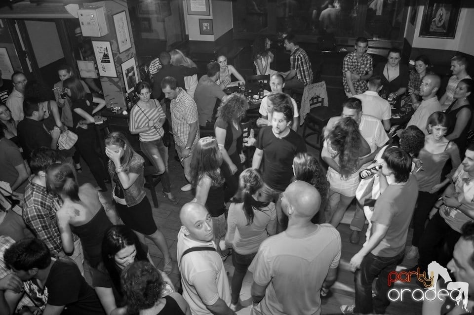 Petrecere de neuitat în Lord's Pub, Lord's Pub