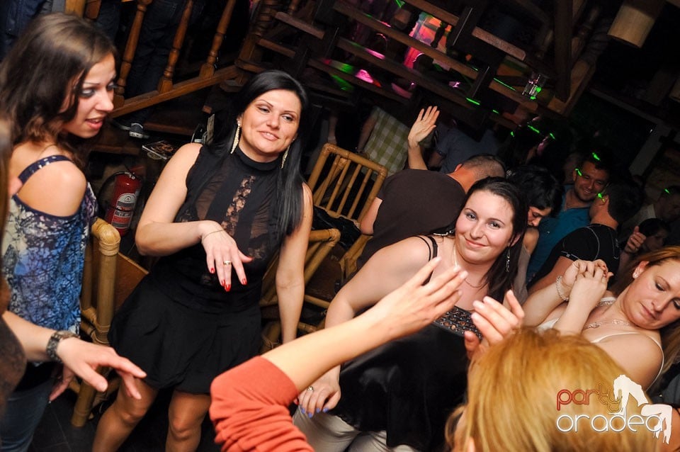 Petrecere de Paşti în Zulu Caffe, Zulu Caffe