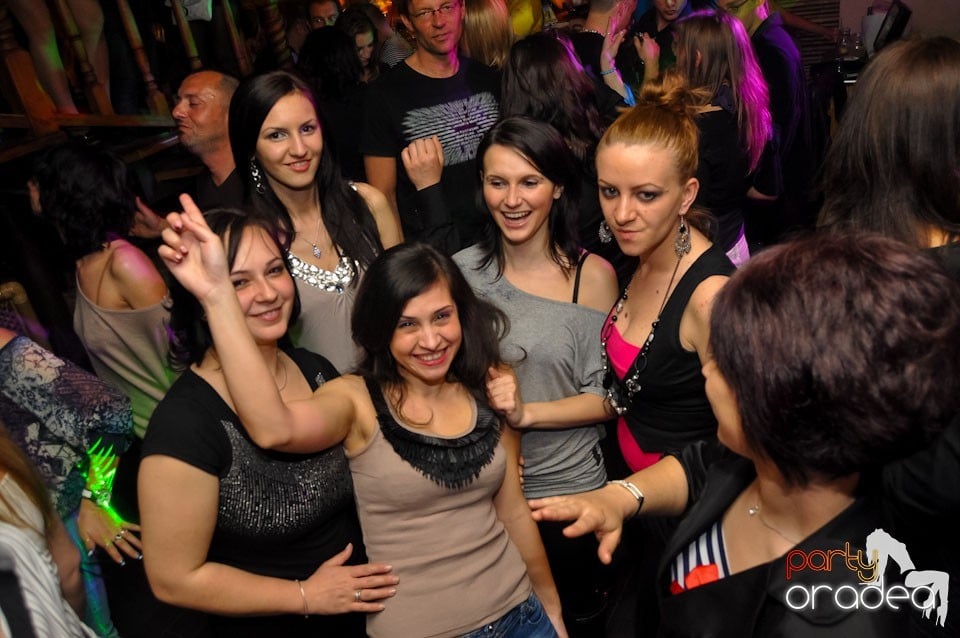 Petrecere de Paşti în Zulu Caffe, Zulu Caffe