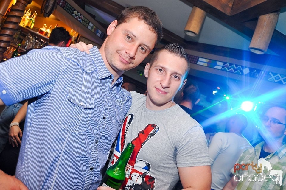 Petrecere de Paşti în Zulu Caffe, Zulu Caffe