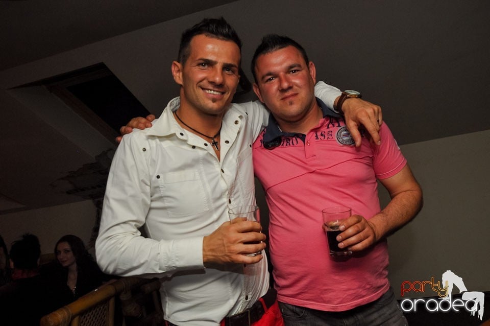 Petrecere de Paşti în Zulu Caffe, Zulu Caffe