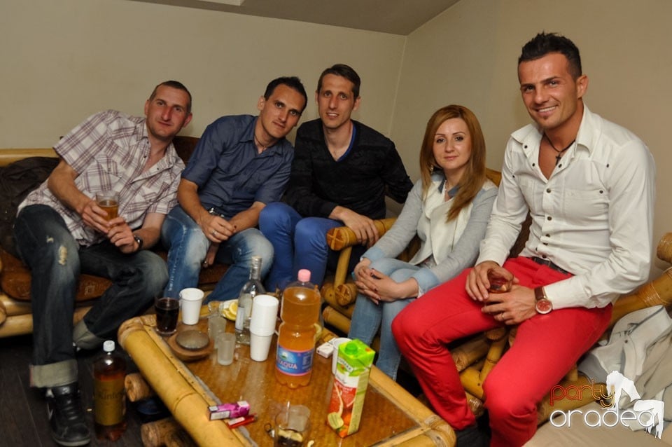 Petrecere de Paşti în Zulu Caffe, Zulu Caffe