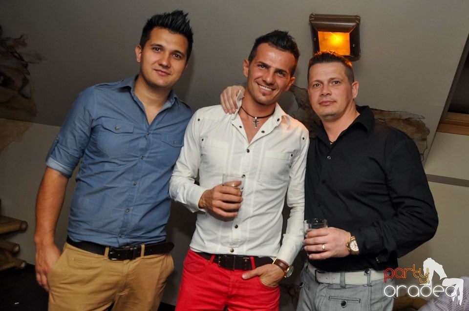 Petrecere de Paşti în Zulu Caffe, Zulu Caffe