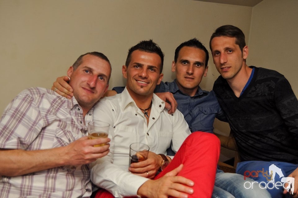 Petrecere de Paşti în Zulu Caffe, Zulu Caffe