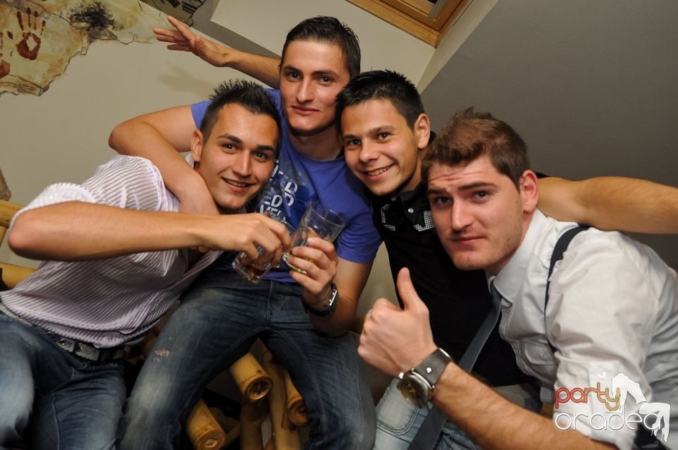 Petrecere de Paşti în Zulu Caffe, Zulu Caffe