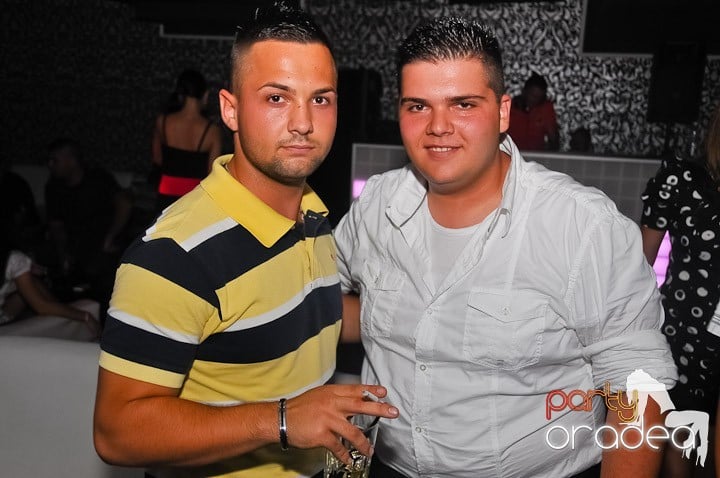 Petrecere de Petrecere în Life Club, 