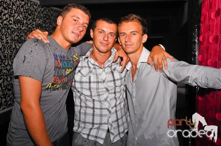 Petrecere de Petrecere în Life Club, 