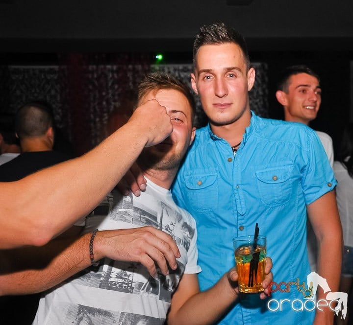 Petrecere de Petrecere în Life Club, 