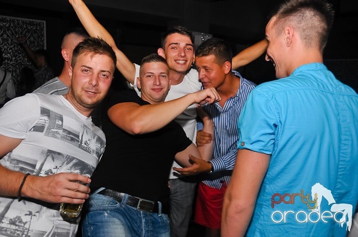 Petrecere de Petrecere în Life Club, 