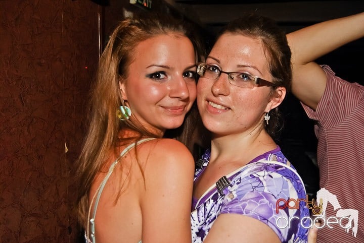 Petrecere de sfârşit de săptămână în Seven, 