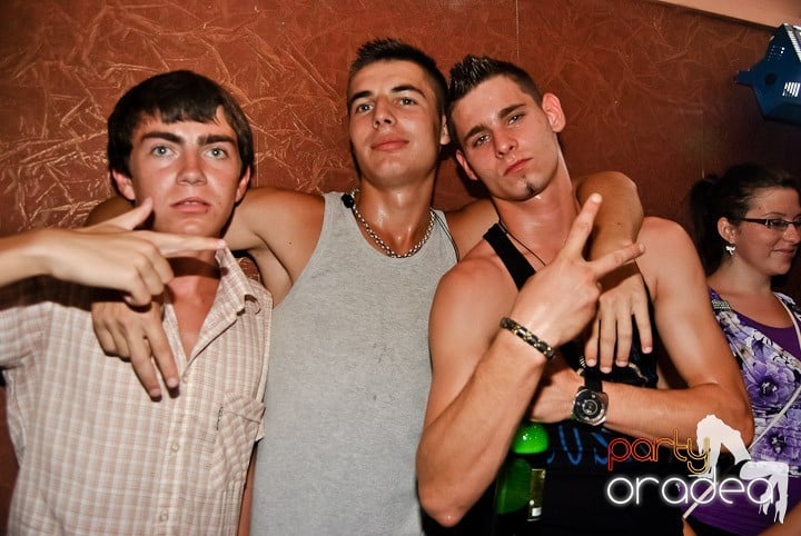 Petrecere de sfârşit de săptămână în Seven, 