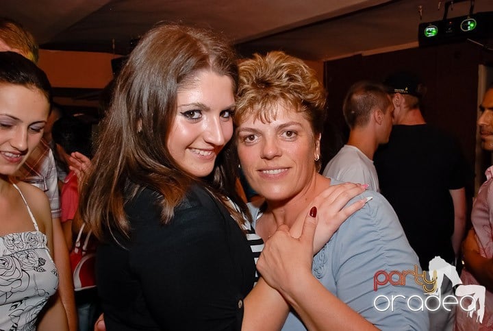 Petrecere de sfârşit de săptămână în Seven, 