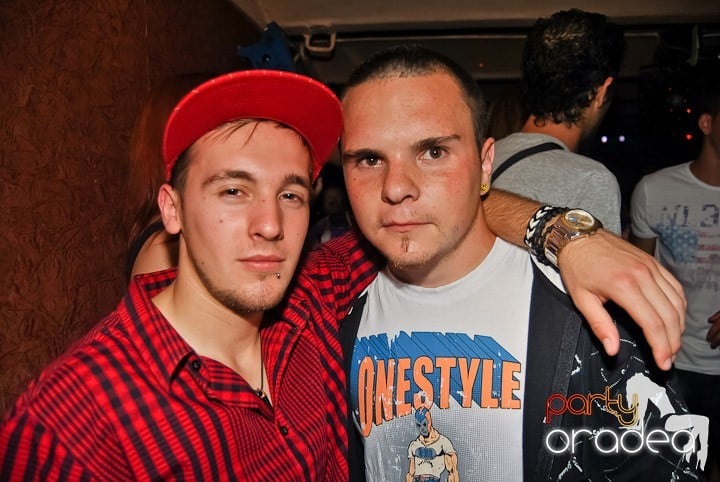 Petrecere de sfârşit de săptămână în Seven, 