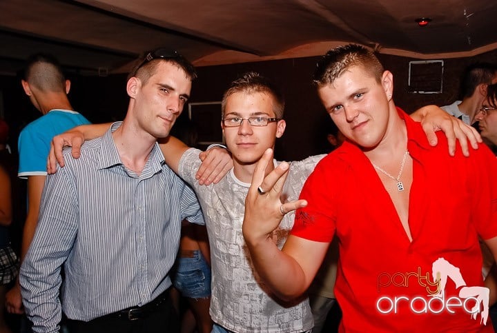 Petrecere de sfârşit de săptămână în Seven, 