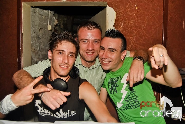 Petrecere de sfârşit de săptămână în Seven, 