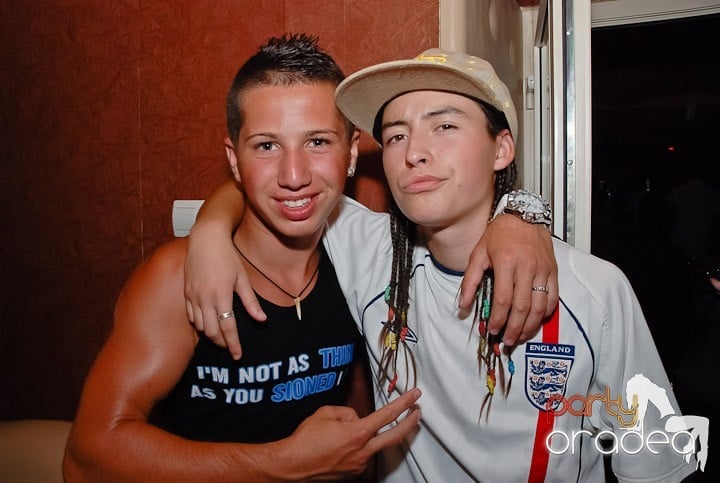 Petrecere de sfârşit de săptămână în Seven, 