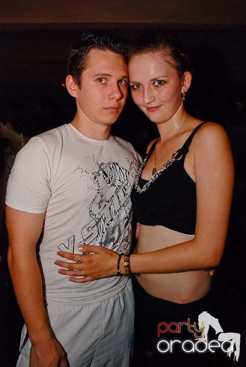 Petrecere de sfârşit de săptămână în Seven, 