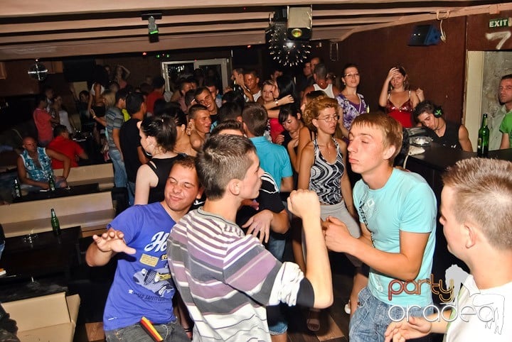 Petrecere de sfârşit de săptămână în Seven, 