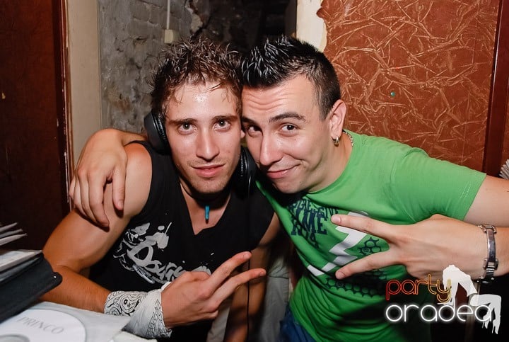 Petrecere de sfârşit de săptămână în Seven, 