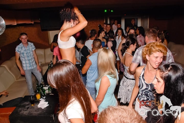 Petrecere de sfârşit de săptămână în Seven, 