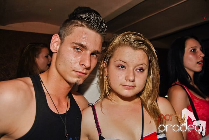 Petrecere de sfârşit de săptămână în Seven, 