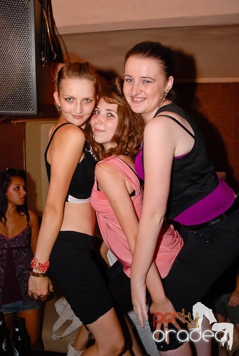 Petrecere de sfârşit de săptămână în Seven, 