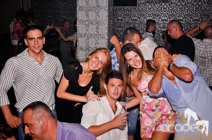 Petrecere de zile mari în Life Club, 