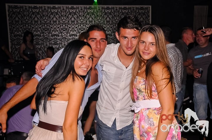 Petrecere de zile mari în Life Club, 