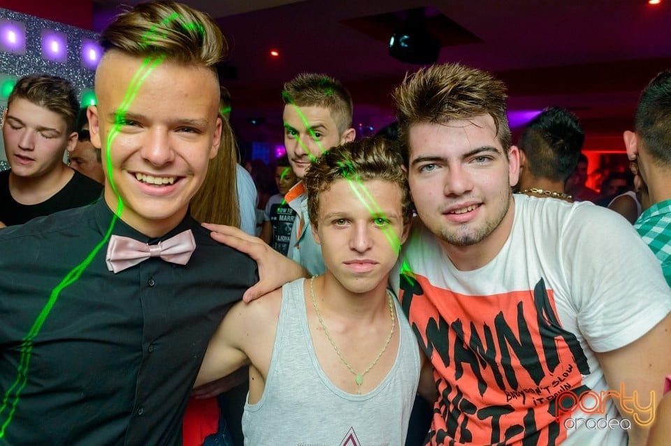 Petrecere fierbinte în Life, 