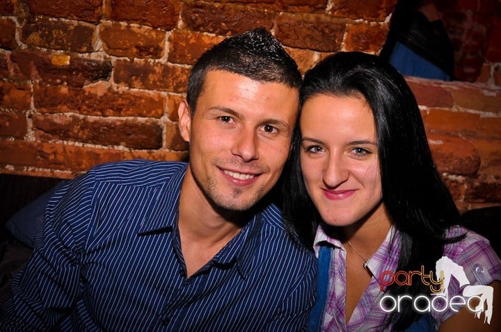 Petrecere în Club Escape, 