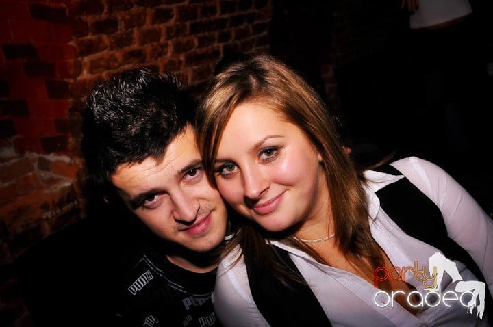 Petrecere în Club Escape, 