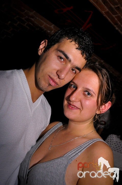 Petrecere în Club Escape, 