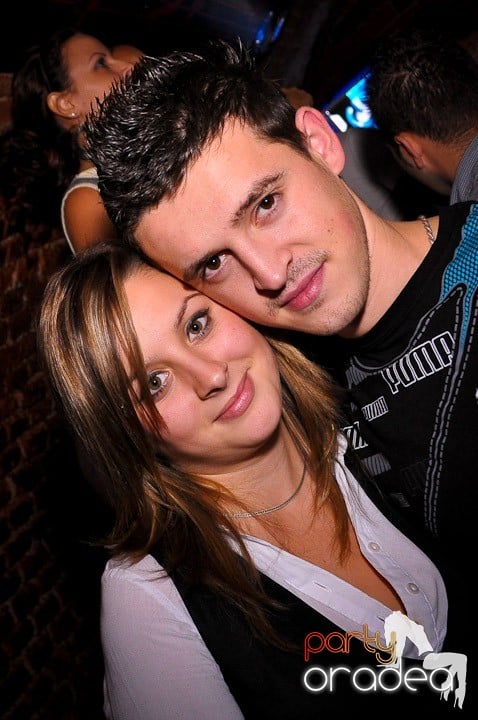 Petrecere în Club Escape, 