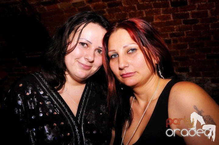 Petrecere în Club Escape, 